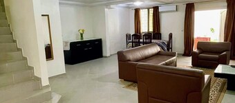 La Siesta - Abidjan Charming 4-bedroom house with WiFi, full ACs, all amenities 