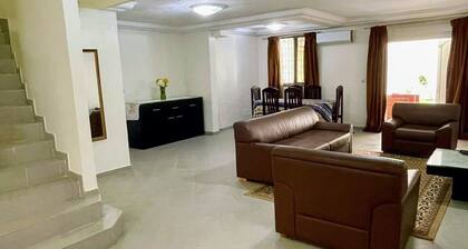 La Siesta - Abidjan Charming 4-bedroom house with WiFi, full ACs, all amenities