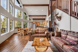 Smart TV, chimenea y tenis de mesa 