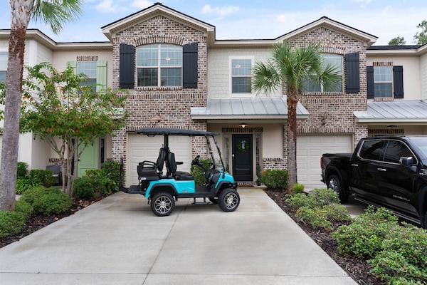 You'll love this beautiful townhome in Mariners Landing that includes a golf cart and so many other great amenities.