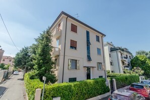 Esterni