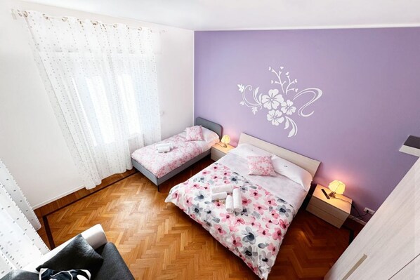 1 camera, Wi-Fi, lenzuola