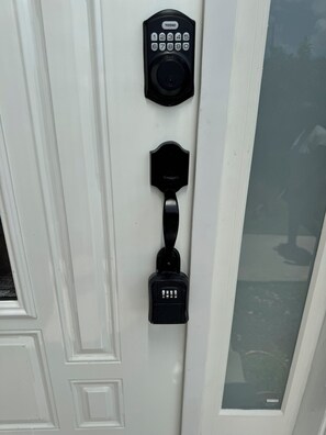 Miscellaneous - Charming 1-bedroom house with WiFi and AC in welcoming Saint John's (potters village)