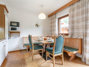 Dining - Cosy apartment for families (Alpbach)