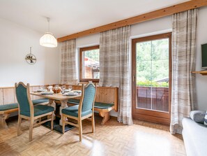 Dining - Cosy apartment for families (Alpbach)