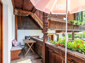 Outdoor dining - Beautiful apartments by the ski lift in Alpbach (Alpbach)