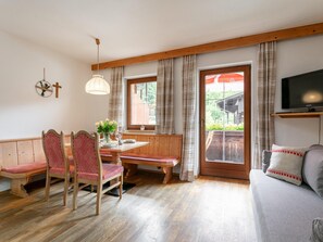 TV - Beautiful apartments by the ski lift in Alpbach (Alpbach)