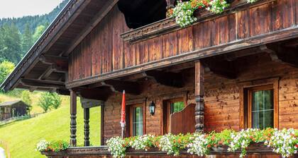 Alpbach: Zwei urige Apartments am Skilift