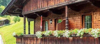 Two traditional apartments nearby ski lift