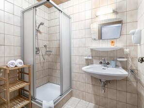 Shower, hair dryer - Holiday Home Zellner at the ski lift, Alpbach (Alpbach)