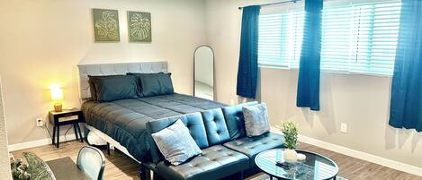 Iron/ironing board, WiFi, bed sheets