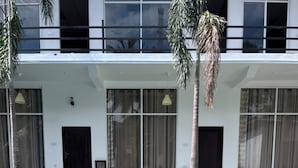 Unclassified image, 3 of 18, button - Queen's Bay Hotel (Arugam Bay)