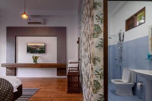 Deluxe Double Room, Pool View | Desk, laptop workspace - Queen's Bay Hotel (Arugam Bay)