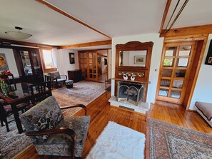 Smart TV, fireplace, books, stereo - Top-Center, Spacious and Unique Penthouse (Sofia)