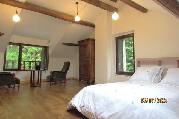 1 Schlafzimmer, Schreibtisch, Bügeleisen/Bügelbrett, Reisekinderbett