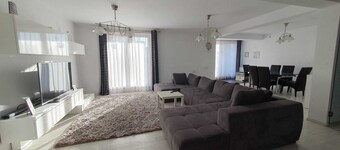 Charming 4-bedroom villa with WiFi, fitness room in enchanting Pitești