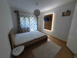 4 soverom, strykejern/-brett, wi-fi og sengetøy