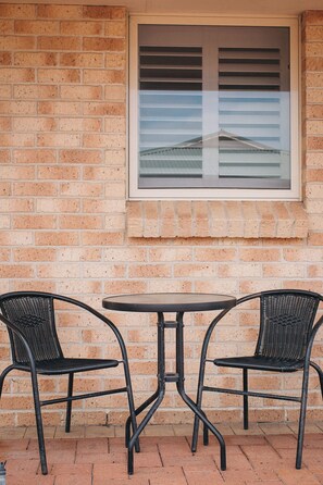 Apartment | Terrace/patio - 42 Banksia by the BnB Collection (Centennial Park)