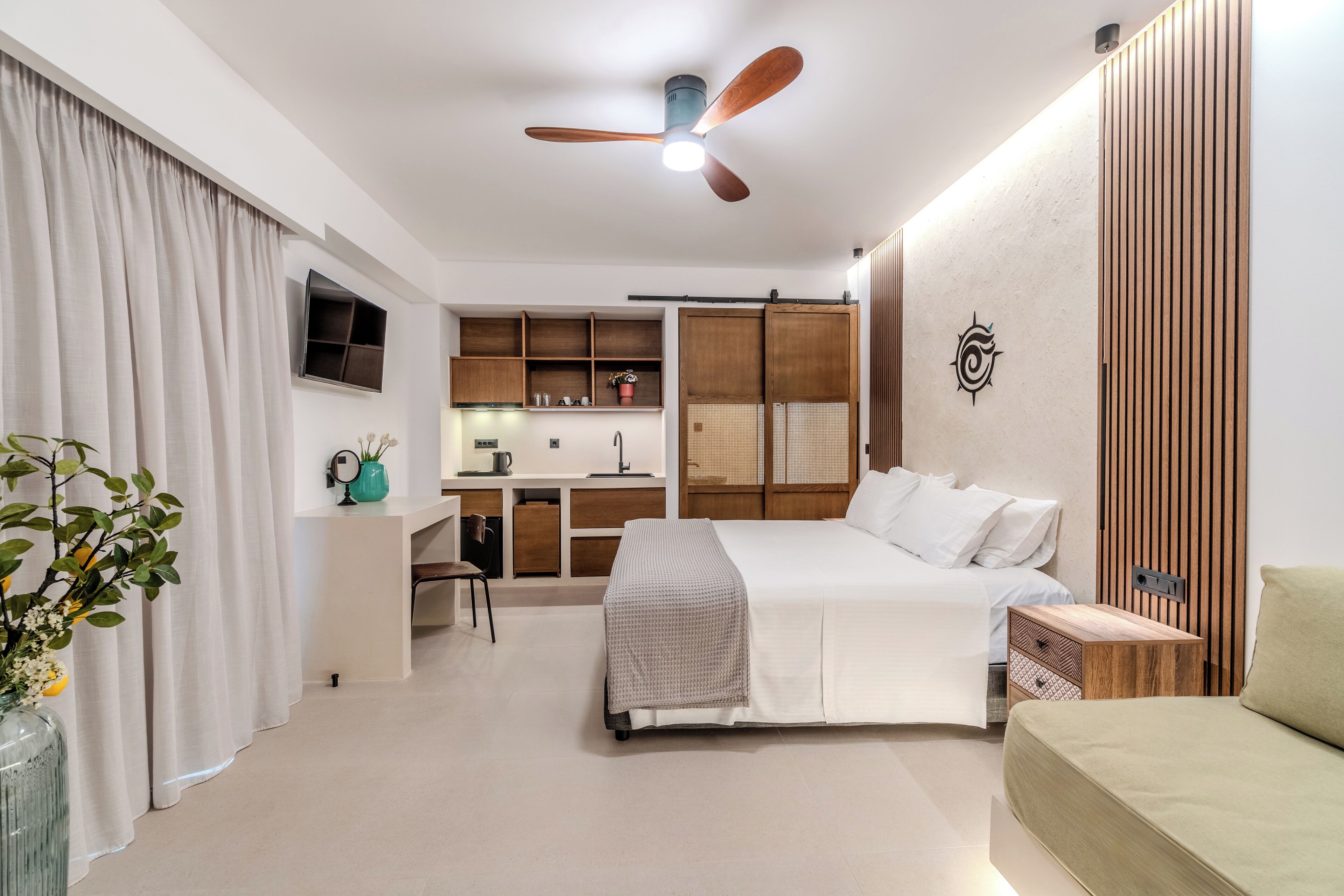 1 habitación, cortinas blackout y sistema de insonorización 