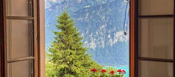 SUNGALOW Beatenberg- Panoramic Vintage-Chic Chalet with Gourmet Kitchen