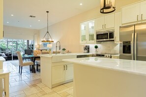 Fridge, microwave, dishwasher, coffee/tea maker - Greenlinks/Lely Condo-1st flr,end unit,Bldg.100/3BR,3BA ensuites/Upscale,Newly Renovated w/lk view (Naples)