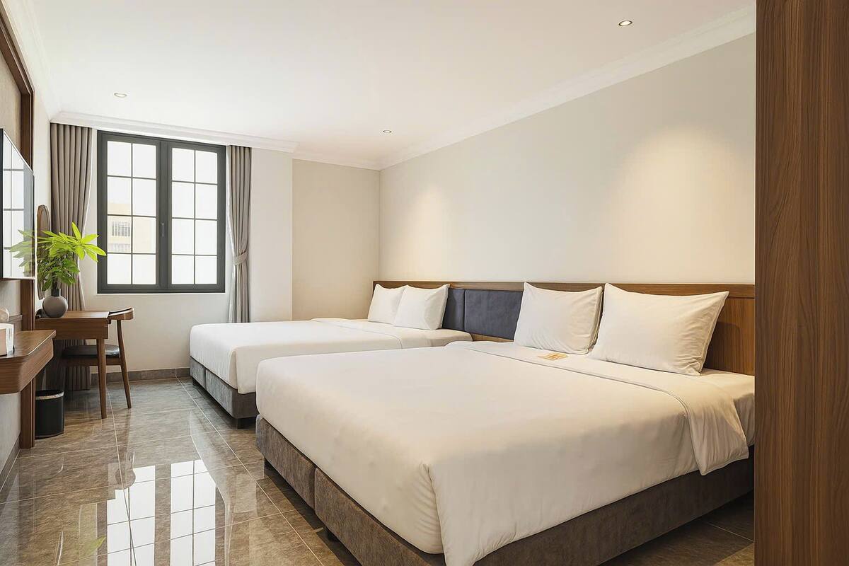 Habitación familiar | Ropa de cama de alta calidad, colchones con acolchado adicional, minibar