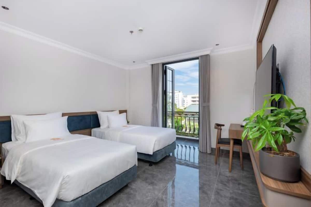 1 bedroom, premium bedding, pillow-top beds, minibar
