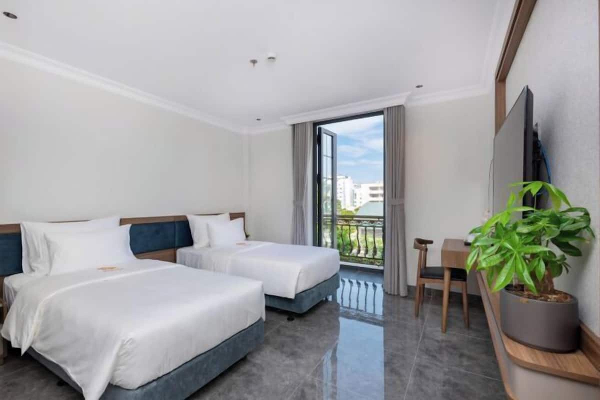 1 bedroom, premium bedding, pillow-top beds, minibar