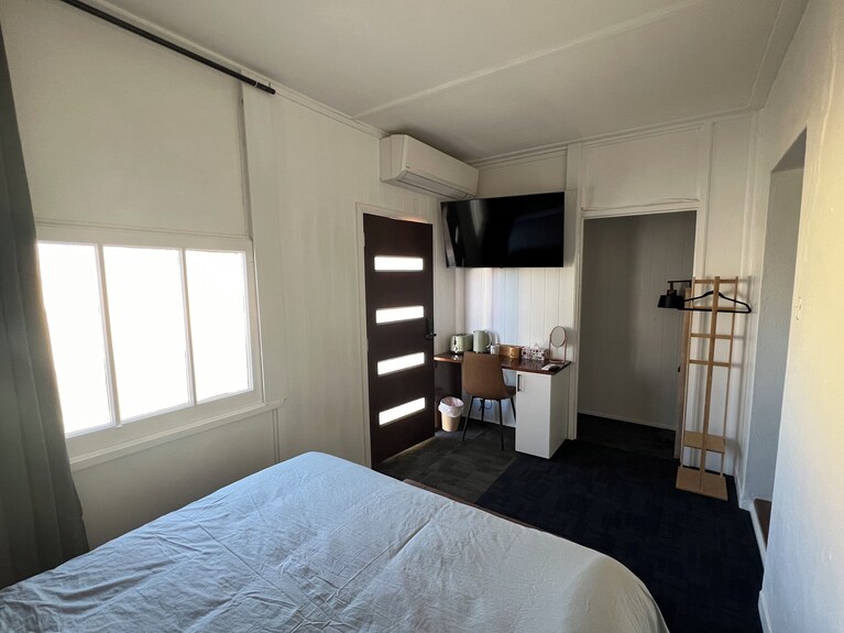 Snug & Cosy Unit With Relaxing Bath - Renmark