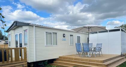 Recent top-of-the-range mobile home, very spacious Located 2km from the beach
