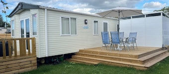 Recent top-of-the-range mobile home, very spacious Located 2km from the beach