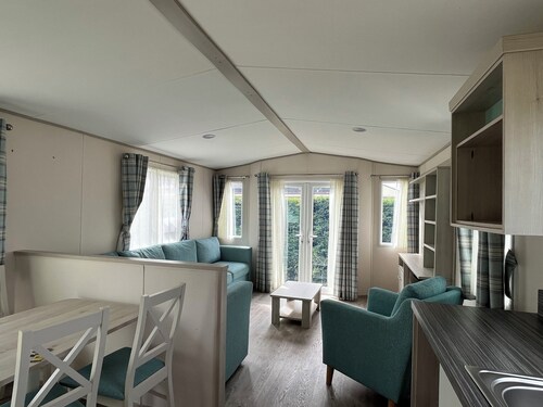 Recent top-of-the-range mobile home, very spacious Located 2km from the beach