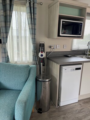 Interior - Recent top-of-the-range mobile home, very spacious Located 2km from the beach (Ouistreham)