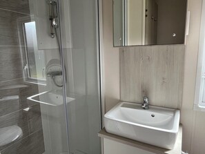 Toilet paper - Recent top-of-the-range mobile home, very spacious Located 2km from the beach (Ouistreham)