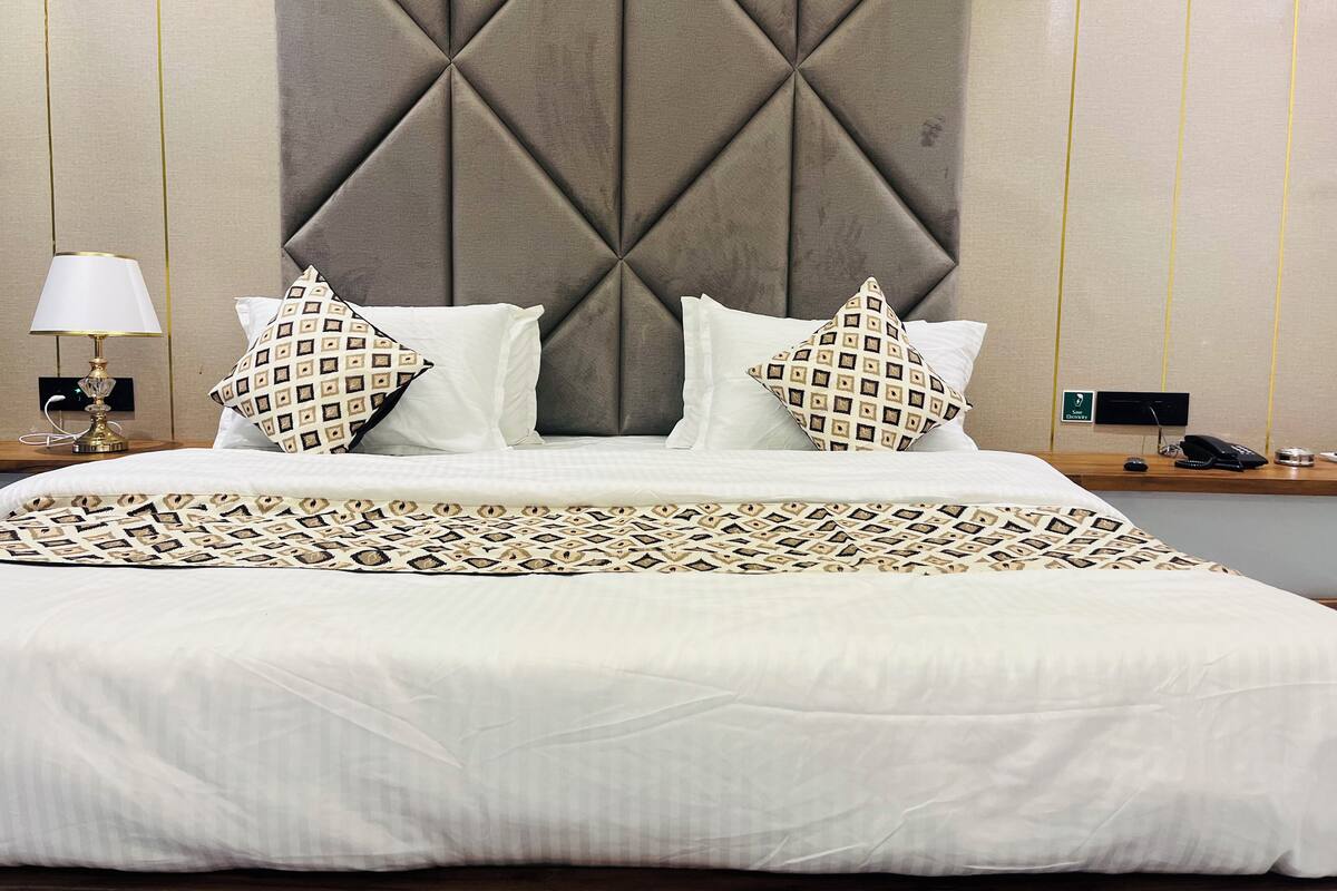 Executive Room | Meja, ruang kerja komputer riba, Wi-fi percuma, cadar katil 