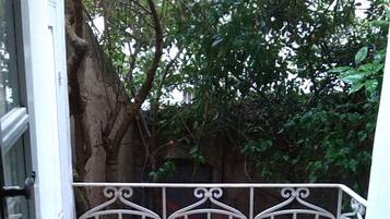 Luxury Triple Room, Balcony, Garden View | Kemudahan bilik