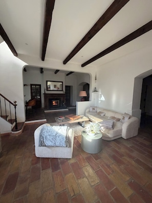 TV connectée, cheminée