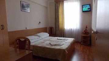 Comfort Double Room, City View | Desk, free WiFi