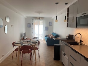 Frigorifero, microonde, forno, lavastoviglie