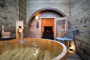 Körperbehandlungen, Aromatherapie, Warmsteinmassagen
