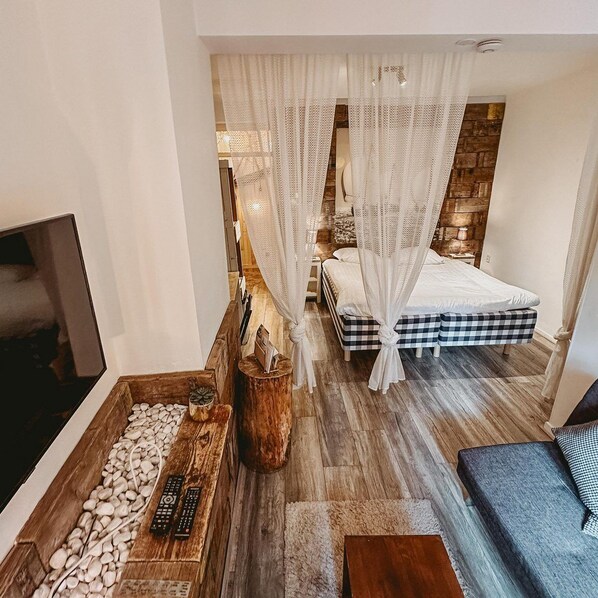 1 slaapkamer, een strijkplank/strijkijzer, wifi, beddengoed