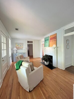 Interior - Masters on Monte Sano- charming southern home, less than 2 miles from course (Augusta)