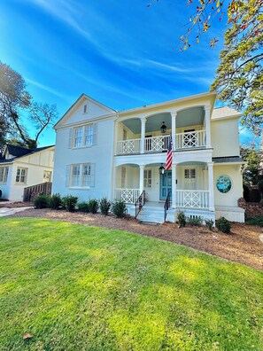 Exterior - Masters on Monte Sano- charming southern home, less than 2 miles from course (Augusta)