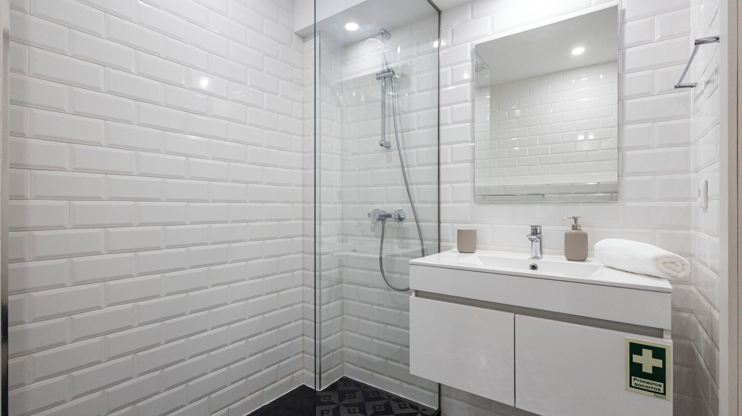 Standard-Studio, Balkon | Badezimmer
