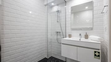 Standard-Studio, Balkon | Badezimmer