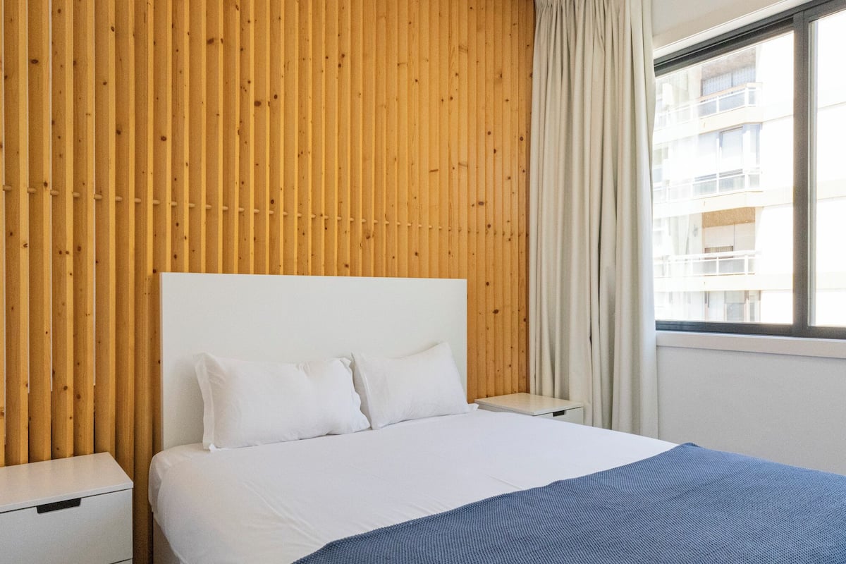 Studio Standard | Fer et planche à repasser, Wi-Fi gratuit, draps fournis