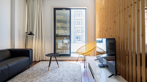 Sena 27 by LovelyStay