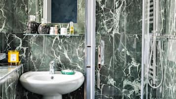 Deluxe-Stadtwohnung, Stadtblick | Badezimmer | Bidet