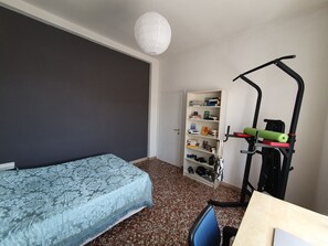 1 camera, Wi-Fi, lenzuola