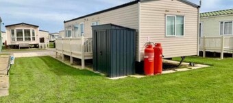 Lodge - Sleeps 6 - Patio - Parking - Beach Close